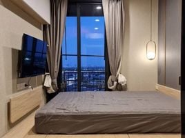 1 Schlafzimmer Appartement zu vermieten im Oka Haus, Khlong Tan