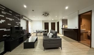 曼谷 Khlong Tan Nuea Baan Suanpetch 2 卧室 公寓 售 