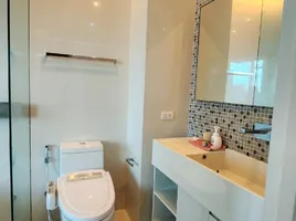 1 Bedroom Apartment for rent at The Room Sukhumvit 21, Khlong Toei Nuea