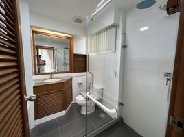 2 Bedroom Condo for rent at Baan Na Varang, Lumphini