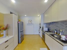 2 Schlafzimmer Appartement zu vermieten im Villa Rachakhru, Sam Sen Nai