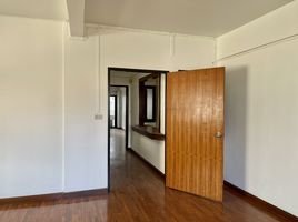 8 Bedroom Townhouse for rent in Central Chidlom, Lumphini, Khlong Toei