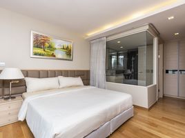 2 Schlafzimmer Appartement zu vermieten im Via Botani, Khlong Tan Nuea, Watthana