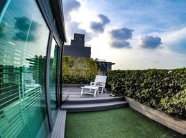 2 Schlafzimmer Penthouse zu verkaufen im Noble Remix, Khlong Tan