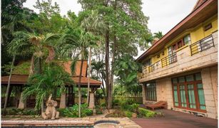 3 Bedrooms Villa for sale in Bang Chalong, Samut Prakan Lakewood Village