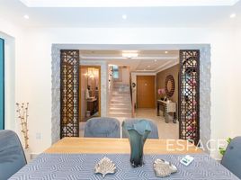 3 Bedroom Villa for sale at Regional, European Clusters