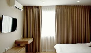 1 Schlafzimmer Wohnung zu verkaufen in Surasak, Pattaya Greenlake Condo Sriracha