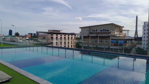 รูปถ่าย 1 of the Communal Pool at ชาโตลว์ อินทาวน์ ปิ่นเกล้า