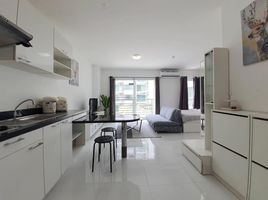 Studio Apartment for rent at Phahon Metro Condominium, Sam Sen Nai