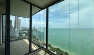 2 Bedrooms Condo for sale in Na Kluea, Pattaya Arom Wongamat