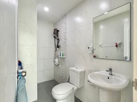 4 спален Таунхаус на продажу в Baan D The Hamilton Chaiyapruek-Wongwaen, Sai Noi, Sai Noi