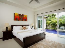 6 спален Вилла на продажу в The Villas Nai Harn Phuket, Раваи