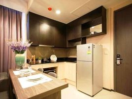 1 спален Кондо в аренду в Edge Sukhumvit 23, Khlong Toei Nuea