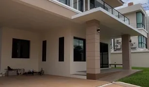 曼谷 Lat Phrao 4 卧室 屋 售 