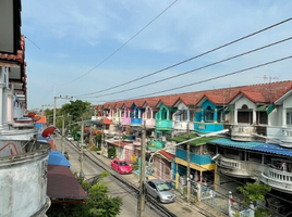 4 Schlafzimmer Reihenhaus zu verkaufen im Baan Pornthaveewat 1, Khlong Nueng