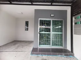 3 спален Таунхаус в аренду в Baan Pruksa 87/2 Srinakarin-Bangna, Bang Kaeo, Bang Phli, Самутпракан, Таиланд