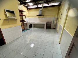 3 Schlafzimmer Shophaus zu vermieten in Prasanmit Hospital, Sam Sen Nai, Sam Sen Nai