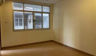 1 Bedroom Condo for sale in Din Daeng, Bangkok Baan Klang Krung Resort (Ratchada 7)