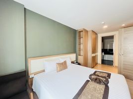 1 Schlafzimmer Wohnung zu vermieten im Ramada by Wyndham Ten Ekamai Residences, Phra Khanong Nuea