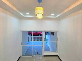 2 Schlafzimmer Haus zu verkaufen im Baan Suan Neramit 3, Si Sunthon