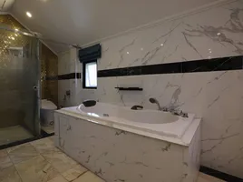 6 Bedroom Villa for sale in Pattaya, Pattaya