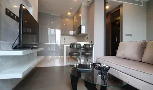 Studio Condo for sale in Bang Kapi, Bangkok The Esse at Singha Complex