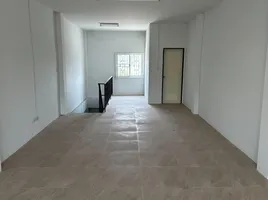  Shophouse for rent in Pattaya Chon Buri, Bang Lamung, Pattaya