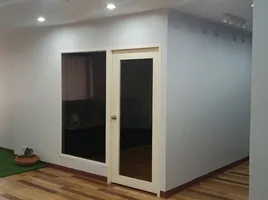 150 m² Office for sale at LPN Tower, Chong Nonsi, Yan Nawa, Bangkok
