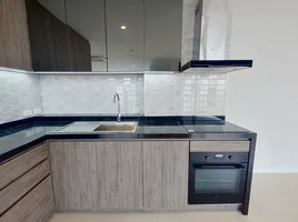 2 Bedroom Condo for rent at Nusa State Tower Condominium, Si Lom