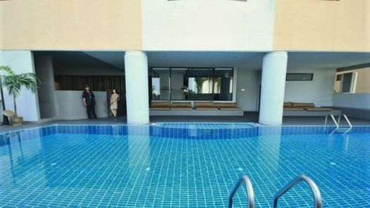 รูปถ่าย 1 of the Communal Pool at อาคารเลอพรีมิเออร์ 2