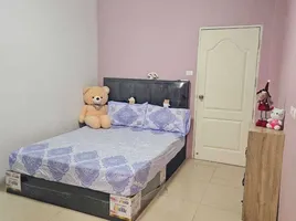 2 Schlafzimmer Haus zu verkaufen im Chokchai Village 7, Nong Prue