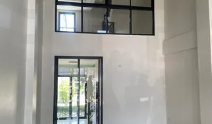 Таунхаус, 2 спальни на продажу в Nong Pa Khrang, Чианг Маи Punna Oasis Townhome