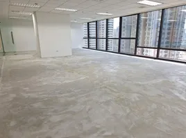 92 кв.м. Office for rent at Thanapoom Tower, Makkasan, Ратчатхещи, Бангкок