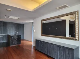 1 Bedroom Apartment for sale at Hansar Rajdamri, Lumphini