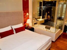 1 Schlafzimmer Wohnung zu vermieten im The Address Sukhumvit 28, Khlong Tan