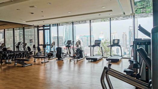 사진들 1 of the Communal Gym at Sindhorn Midtown