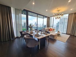 3 Bedroom Apartment for rent at Muniq Langsuan, Lumphini