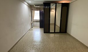 Studio Apartment for sale in Phlapphla, Bangkok Mahadthai 1 Garden