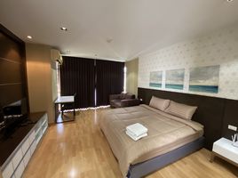 1 Schlafzimmer Appartement zu vermieten im Nantiruj Tower, Khlong Toei