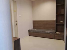 1 спален Кондо в аренду в Lumpini Ville Ramkhamhaeng 60/2, Hua Mak, Банг Капи