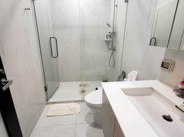 1 спален Кондо в аренду в Chewathai Residence Asoke, Makkasan