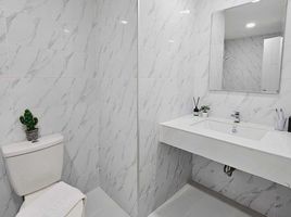 1 Bedroom Apartment for sale at Ratchada Prestige, Sam Sen Nok, Huai Khwang
