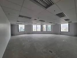 109 m² Office for rent at Emporium Tower, Khlong Tan, Khlong Toei, Bangkok, Thailand