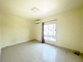 4 Bedroom Townhouse for rent in Don Mueang Airport, Sanam Bin, Si Kan