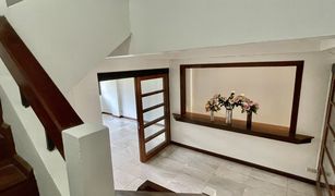 8 Bedrooms Townhouse for sale in Khlong Toei, Bangkok 