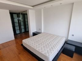 2 Schlafzimmer Wohnung zu verkaufen im Lake Green Condominium, Khlong Toei