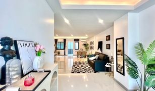 3 Bedrooms Townhouse for sale in Nong Prue, Pattaya Chokchai Village 9