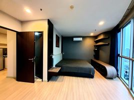 1 Schlafzimmer Wohnung zu vermieten im Sky Walk Residences, Phra Khanong Nuea