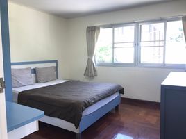 1 Schlafzimmer Wohnung zu vermieten im Charming Resident Sukhumvit 22, Khlong Toei