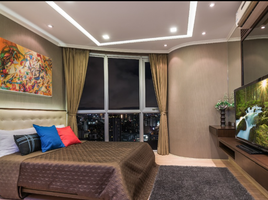 2 Schlafzimmer Appartement zu vermieten im Sky Walk Residences, Phra Khanong Nuea